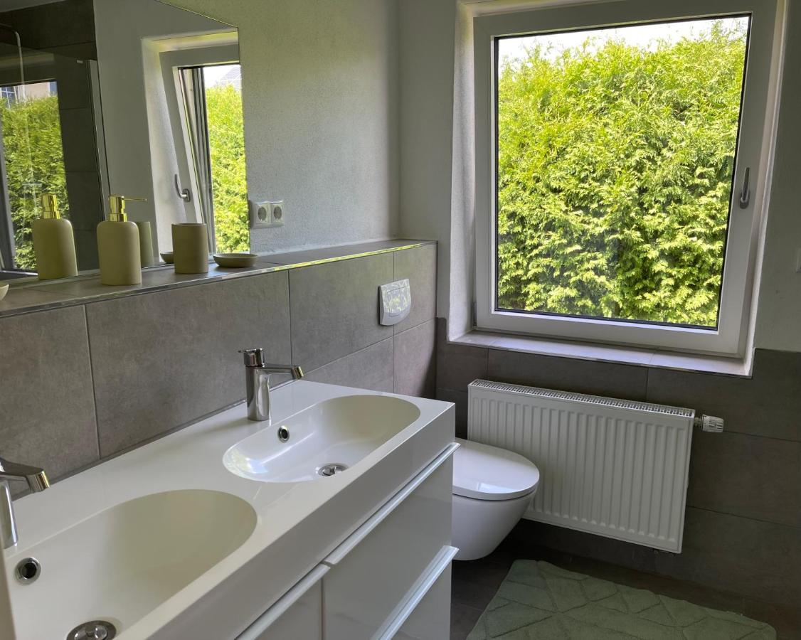 לנדשט Bungalow In Ruhiger Siedlung Mit Stellplatz מראה חיצוני תמונה