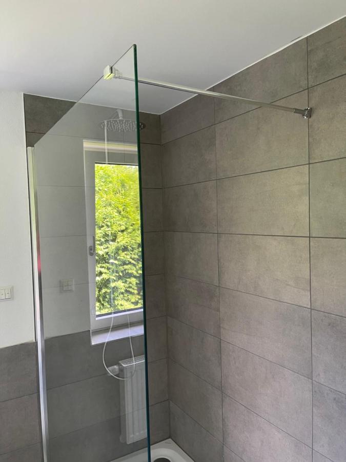 לנדשט Bungalow In Ruhiger Siedlung Mit Stellplatz מראה חיצוני תמונה