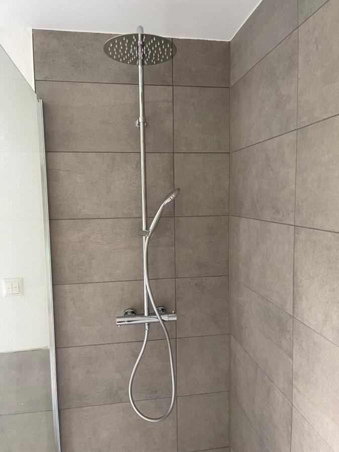 לנדשט Bungalow In Ruhiger Siedlung Mit Stellplatz מראה חיצוני תמונה